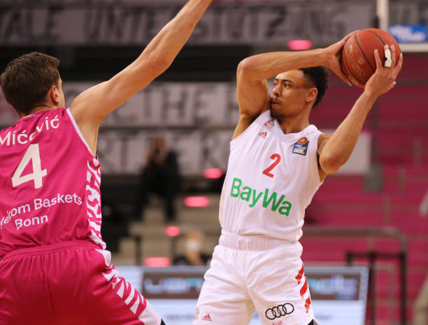 在缺乏对球 在缺乏对球