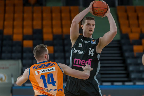 绝非偶然 绝非偶然