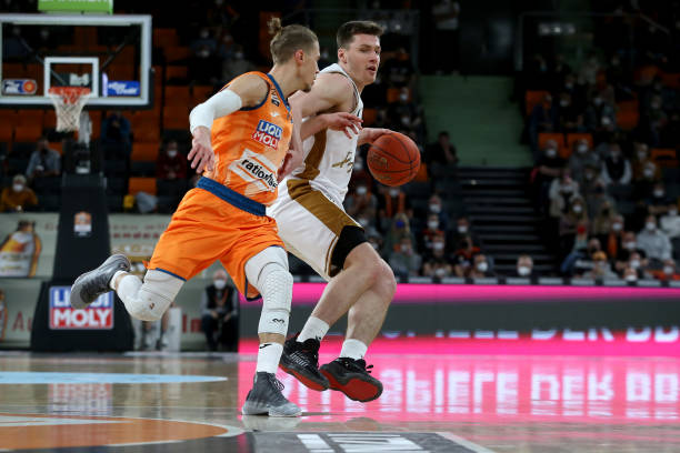 凝聚着智慧 凝聚着智慧